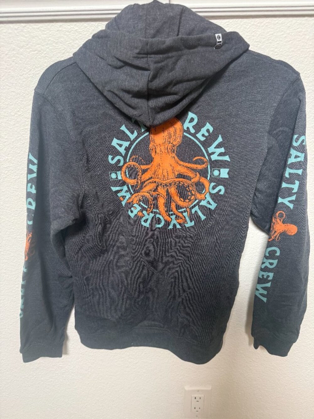 Salty Crew pullover hoodie